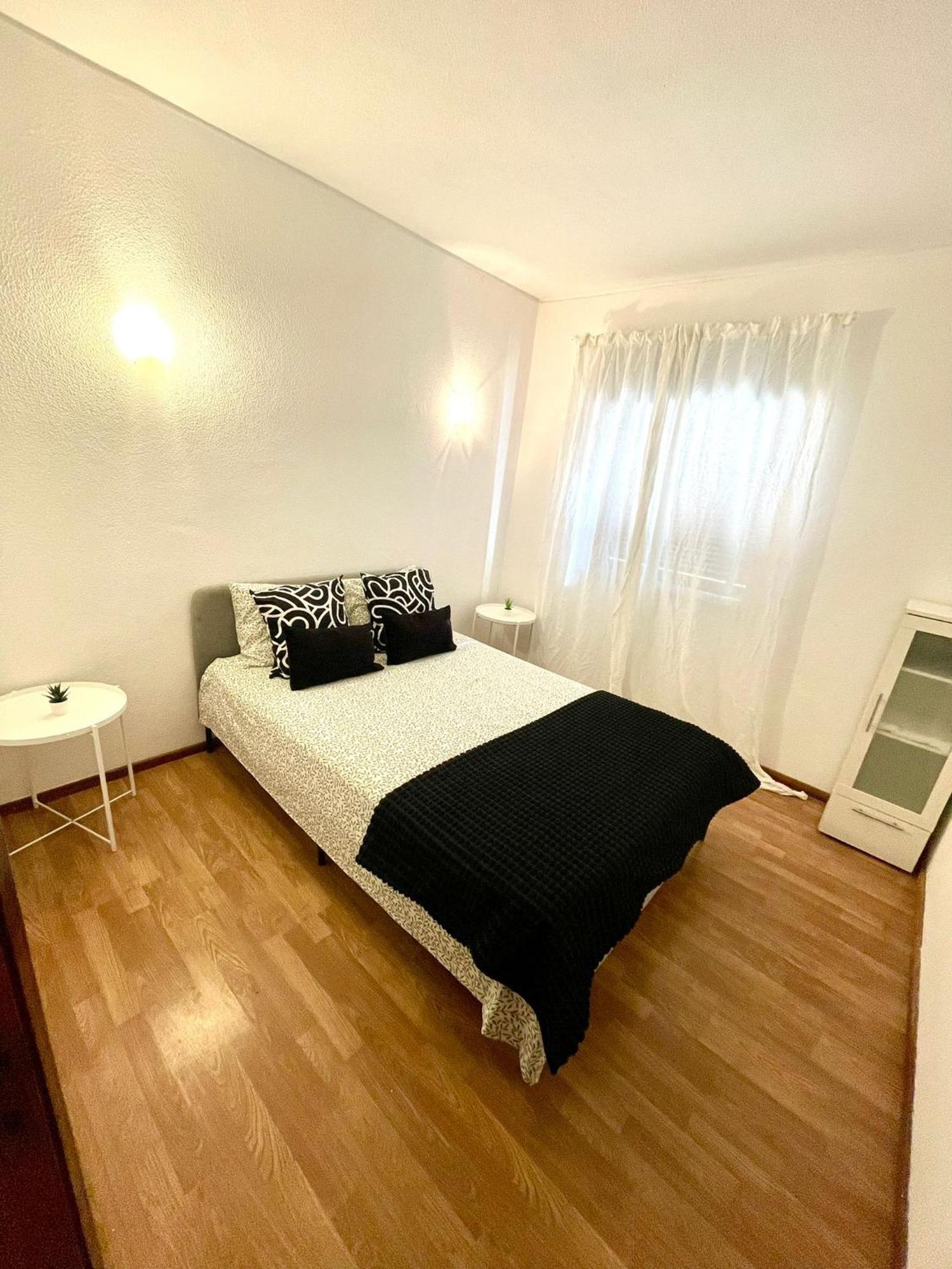 Two Bedrooms De Quarteira Apartment *