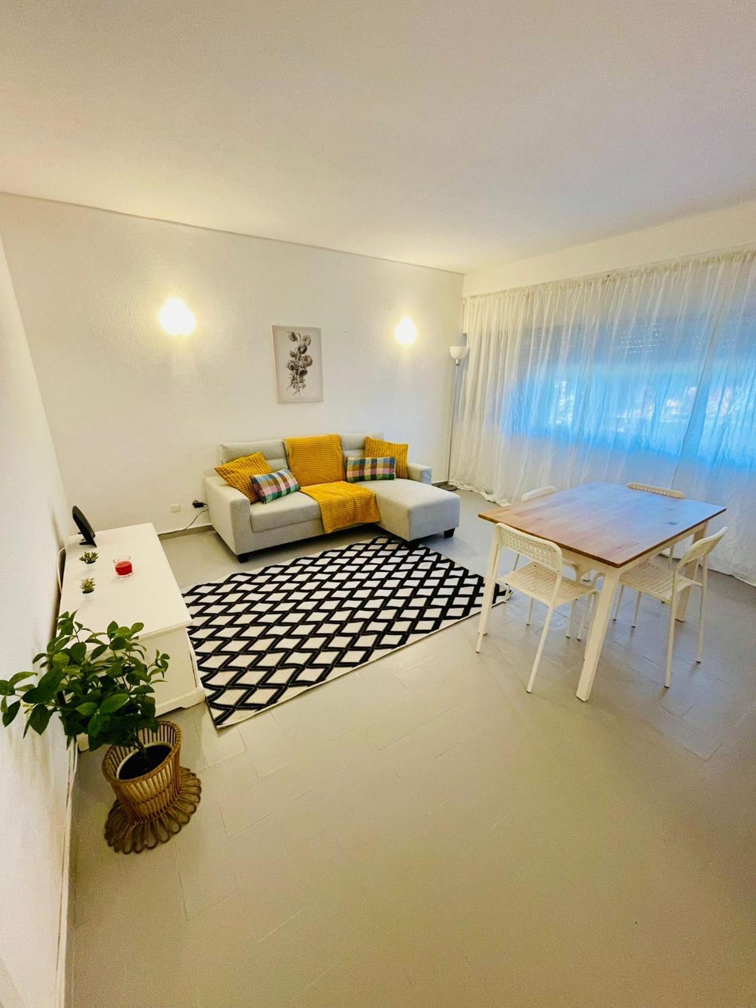 Two Bedrooms De Quarteira